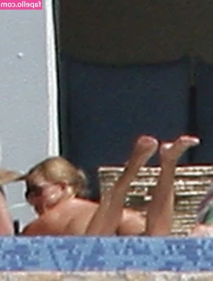 Jessica Simpson [ jessica-simpson ] - Shakey shakey grabby grabby titties titties
