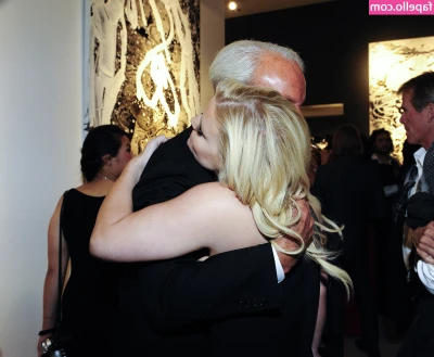 Jessica Simpson [ jessica-simpson ] - Look how much cum i shoot out while fucking my ass!!! Like a fire