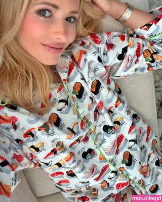 Sarah Michelle Gellar [ sarah-michelle-gellar ] - Join me in bed for some heavy petting