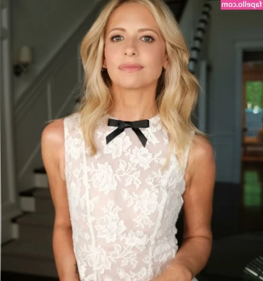 Sarah Michelle Gellar [ sarah-michelle-gellar ] - Here s a pics and videos from the other night   when I got my tattoo