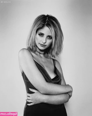 Sarah Michelle Gellar [ sarah-michelle-gellar ] - Hot is what i am right now subscribe to my account for daily content