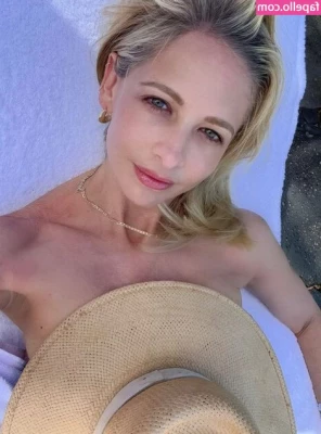 Sarah Michelle Gellar [ sarah-michelle-gellar ] - Good morning, I'm not 😜😅
