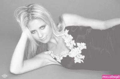Sarah Michelle Gellar [ sarah-michelle-gellar ] - My absolute favourite dress for good cleavage  plus I look so
