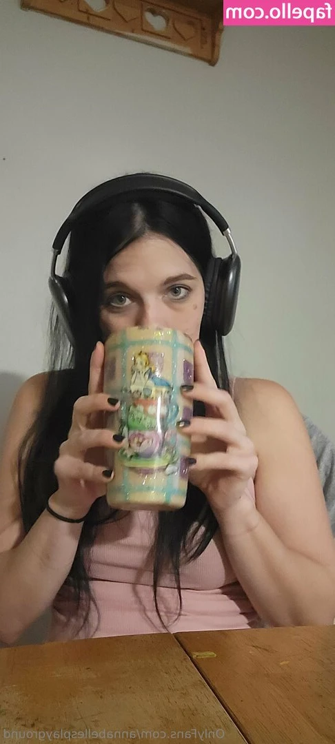 annabellesplayground - damn i feel powerful in this