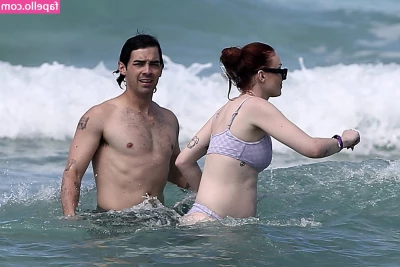 Sophie Turner [ sophie-turner-1 ] - LIVE STREAM 1 MAY    WE PLAY GUESS THE SONG AND WIN NUDE PIC  THEN I