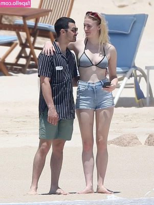 Sophie Turner [ sophie-turner-1 ] - I put a spell on you