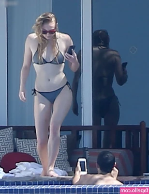 Sophie Turner [ sophie-turner-1 ] - Happy new year to everyone   Today for you a video of my Asuka  In