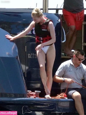 Sophie Turner [ sophie-turner-1 ] - Gracias por esperarme y bancarme tanto los amo 💜 pasado mañana