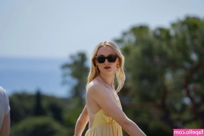 Sophie Turner [ sophie-turner-1 ] - Komplette Serie aus meiner Halle