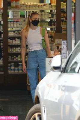 Sophie Turner [ sophie-turner-1 ] - Happy Tuesday x x x