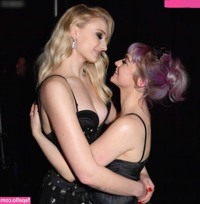 Sophie Turner [ sophie-turner-1 ] - Couldn t help myself this morning  Daddy needed this nut