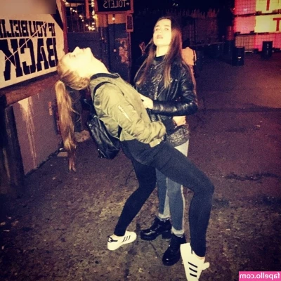 Sophie Turner [ sophie-turner-1 ] - Pray you don t get caught in my web this Halloween
