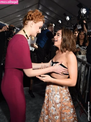 Sophie Turner [ sophie-turner-1 ] - I have many fantasies with you  tell me in DM what yours is with me