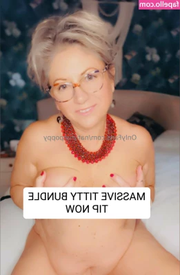 naturistpoppy - Wet titties are fun… can you help me wash my titties? 💦