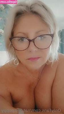 naturistpoppy - Mmm asshole