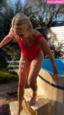 Jenni Falconer [ jenni-falconer ] - 😈🔞 ¿Tienes alguna debilidad? 😈🔞 La mía es esta pose