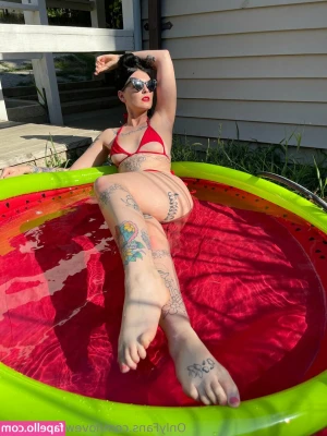 lovewitchlindsey - I’m hopelessly a whorebunny 🐰