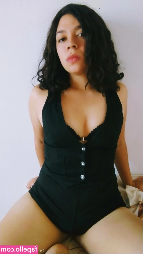 dn.bur [ dn-bur ] - You can't get enough of my thick thighs and curvy hips can you? Make