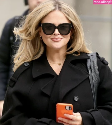 Emily Atack [ emily-atack ] - Going on vacation in a few days lmk what u guys wanna see