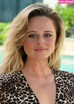Emily Atack [ emily-atack ] - Waking up next to my pet kitty s ass ready for me to use