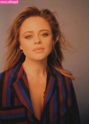Emily Atack [ emily-atack ] - Ya no creo contenido desde hace meses  por favor dejen de insistir y