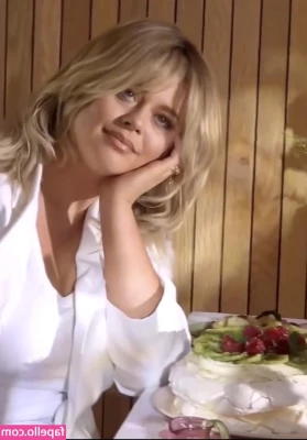 Emily Atack [ emily-atack ] - My naughty stepsister  marinagoldvip has an obsession with the smell