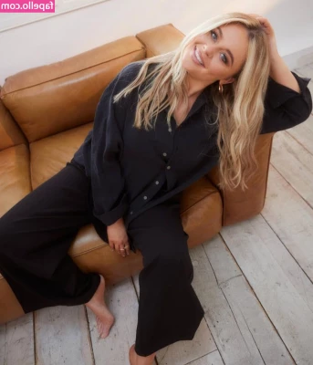 Emily Atack [ emily-atack ] - Do you like to finger girl ass
