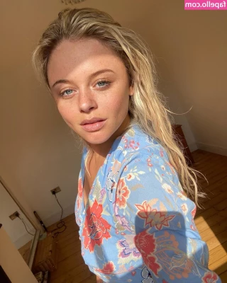 Emily Atack [ emily-atack ] - Andaba preparando cositas para enseñarles en Halloween y me puse