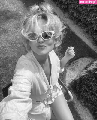 Emily Atack [ emily-atack ] - Buenos dias para ti mi amor