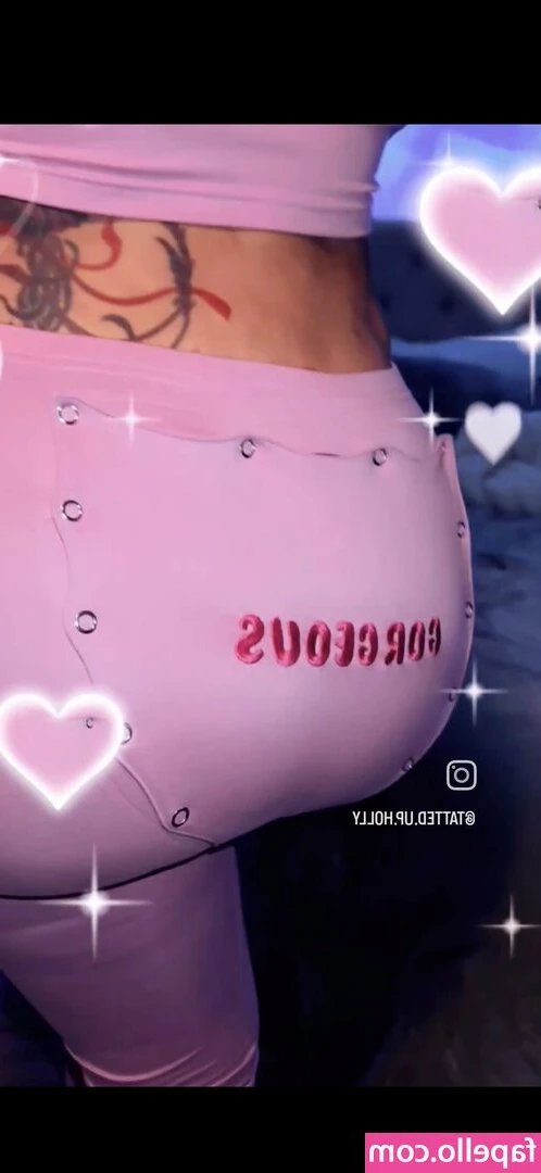 TattedUpHolly - estaba lavando la segunda pista y la dejé secando jaja