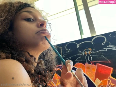 pleasemedusa - Fresh out of the shower 👅 do you prefer your pussy clean or with a