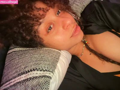 pleasemedusa - THE LAST PPV, OF THE MONTH IS IN YOUR DM RN: PULLING MY PANTIES DOWN