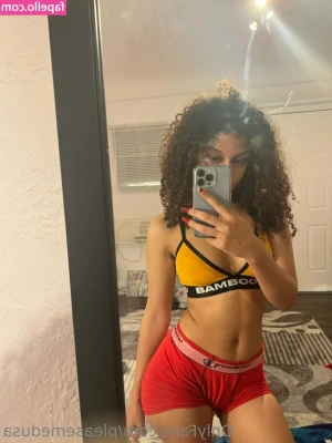 pleasemedusa - Panties on or off ? You decided 😉 25$ for the set and a video