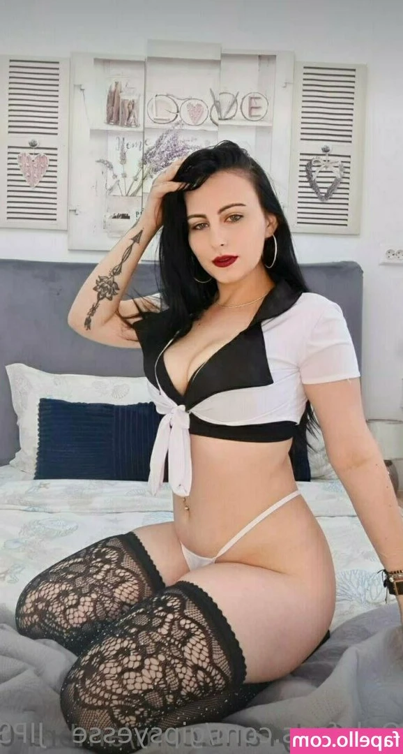 gipsyesse - It would be so easy to just stick it in! 😍