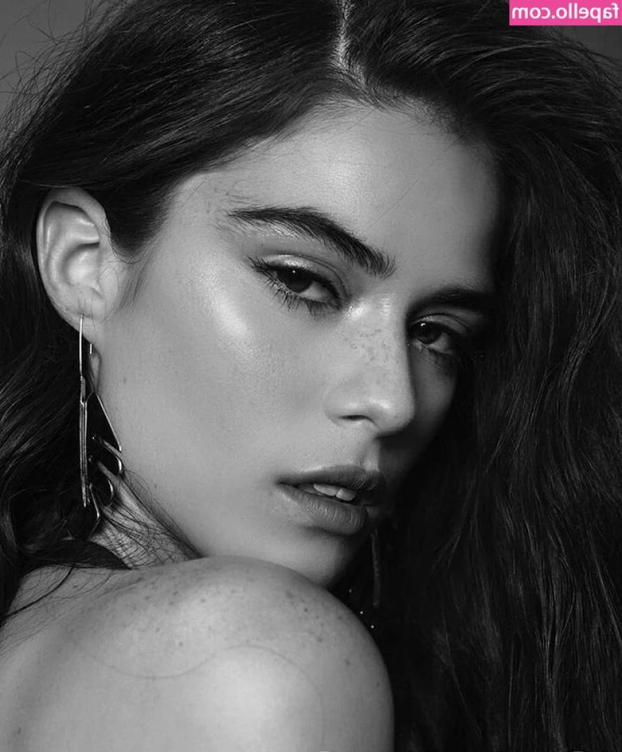 Carolina Garzon [ carolina-garzon ] - Stream started at 06/18/2024 03:30 am