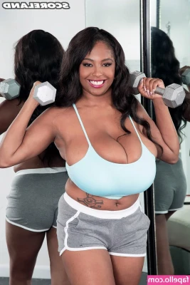 Rachel Raxx [ rachel-raxx ] - do you get horny when you see me 😍
