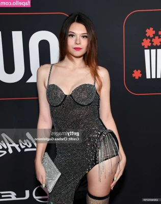 Nicole Maines [ nicole-maines ] - I might start having my tits out more often on my daily walks 😈