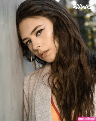 Nicole Maines [ nicole-maines ] - How wet can you get me