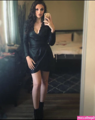 Nicole Maines [ nicole-maines ] - Morning baby
