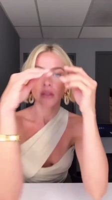 Julianne Hough [ julianne-hough ] - so apparently when I change sub prices  it lets you it s know   I