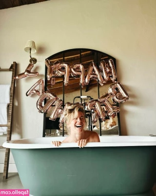 Julianne Hough [ julianne-hough ] - LIVE STREAM 1 MAY    WE PLAY GUESS THE SONG AND WIN NUDE PIC  THEN I