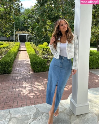 Maria Menounos [ maria-menounos ] - Hola un pequeño detalle del hotel villa palmas