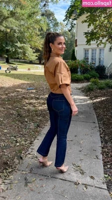 Maria Menounos [ maria-menounos ] - Morning with me are a good way to wake up 💦