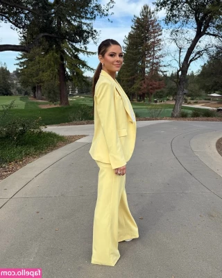 Maria Menounos [ maria-menounos ] - Thanks for the patience guys been getting moved and unpacked  I will
