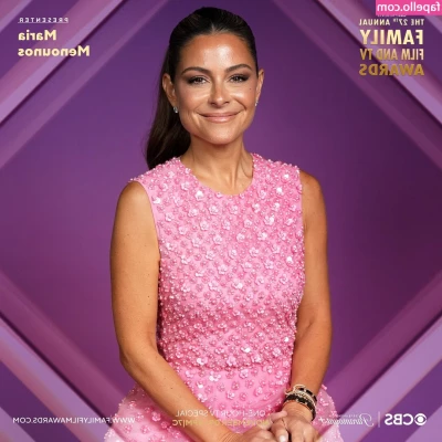 Maria Menounos [ maria-menounos ] - Einfach mal die Sonne genießen