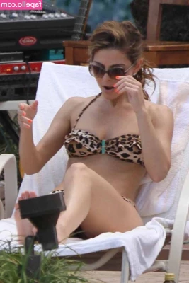 Maria Menounos [ maria-menounos ] - Spoiling you guys with my newest video in my apartment. Another huge