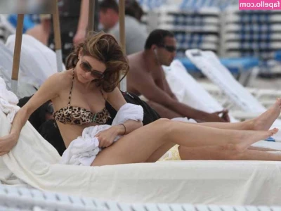 Maria Menounos [ maria-menounos ] - Netflix and worship while I wait for laundry