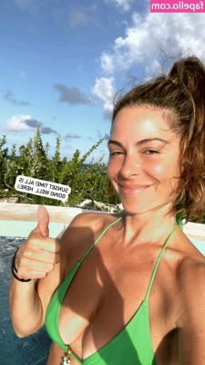 Maria Menounos [ maria-menounos ] - Who knew feeling myself could feel so good