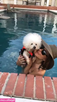Maria Menounos [ maria-menounos ] - Divertida aquí solit