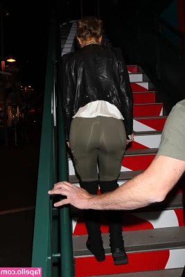 Maria Menounos [ maria-menounos ] - (1-16) Want to bum around with me and watch cartoons all day?? I